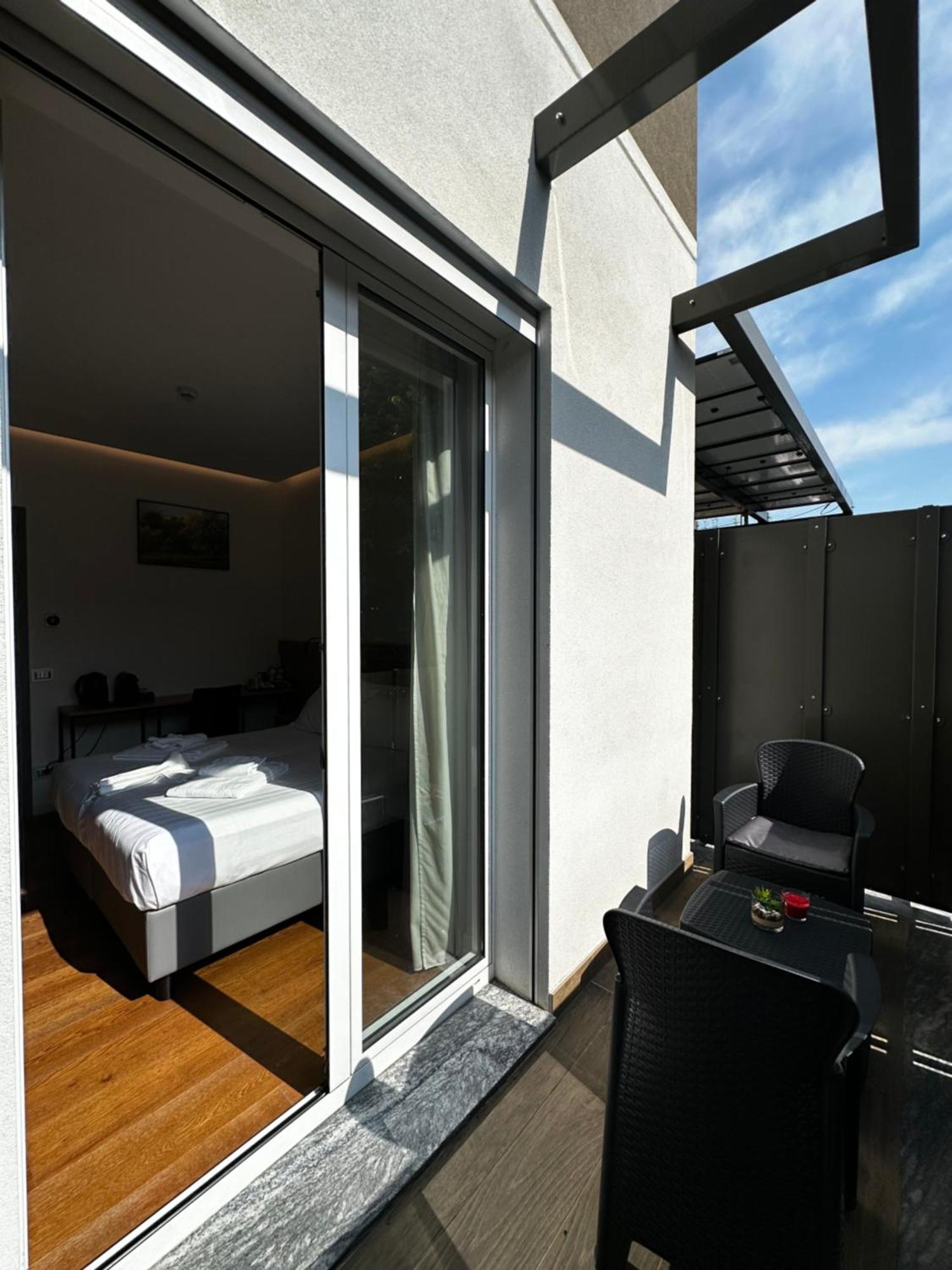 Grandi 32 Boutique Residence Segrate Quarto foto